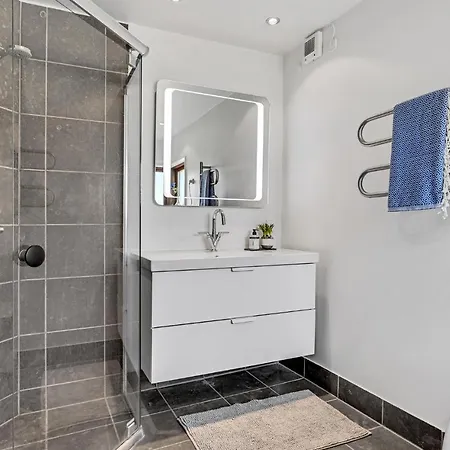 Gorgeous In With Kitchen