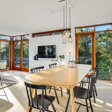 Gorgeous In With Kitchen Holiday home